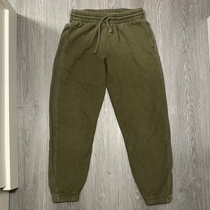 Aritzia TNA Cozy Fleece Boyfriend Sweatpant Green Colour Size Small